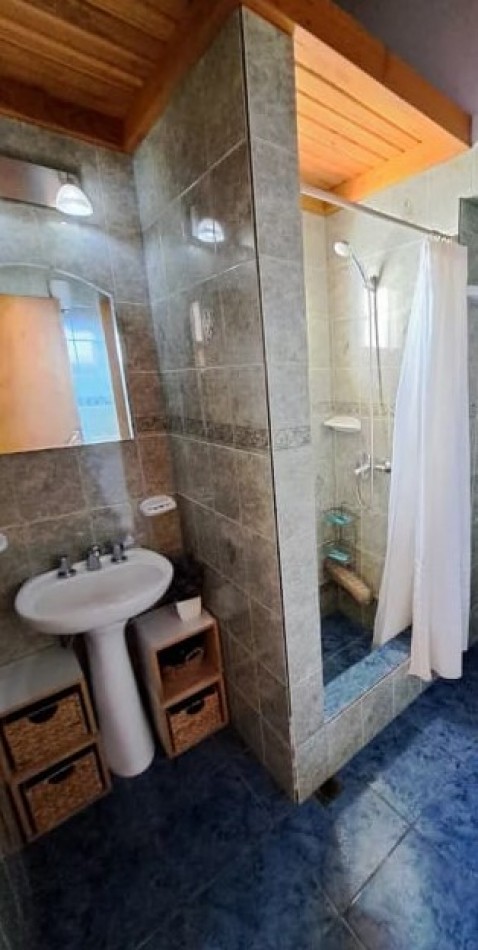 ALQUILER DE CASA por 6 meses en Saihueque al 1700 - Bariloche-