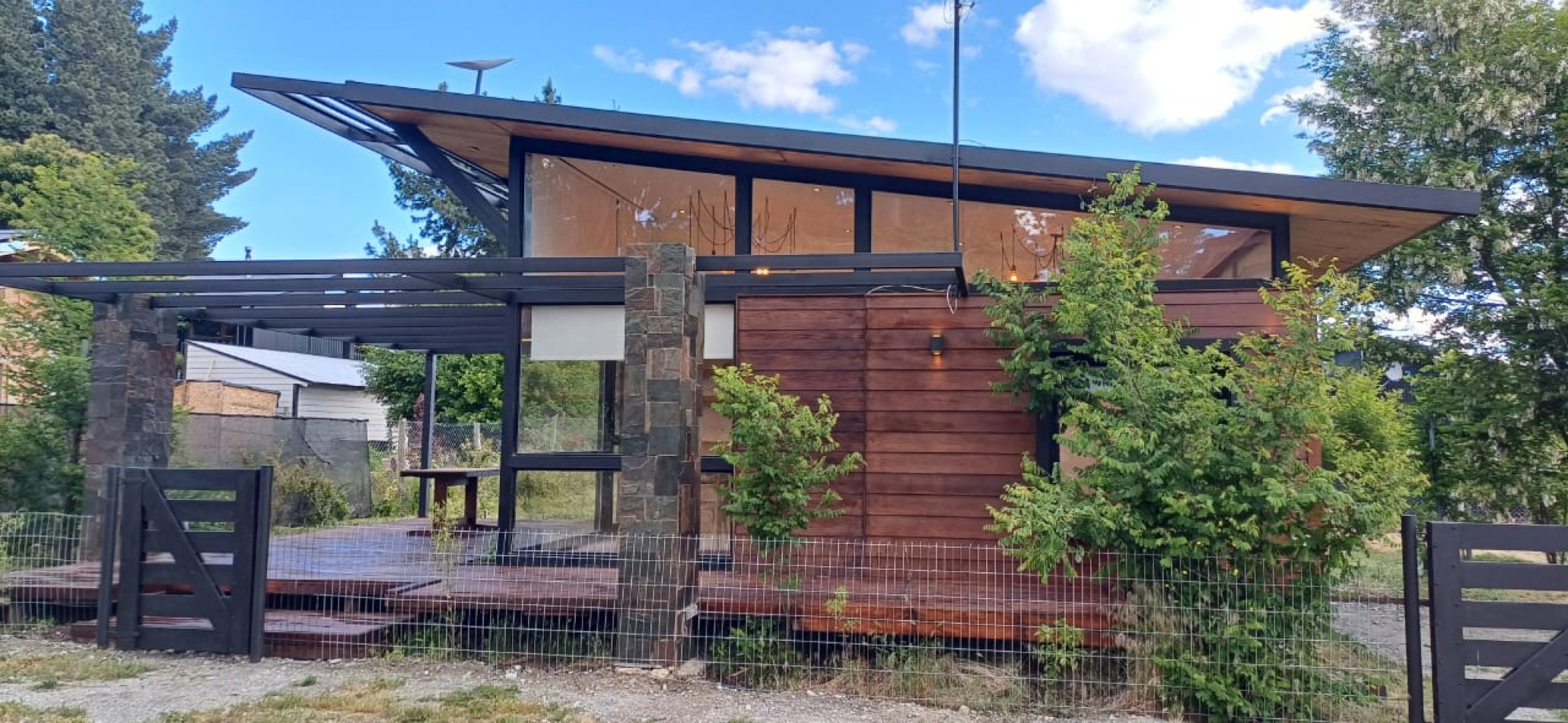 OPORTUNIDAD!! - CASA DE 30M2 EN LOTE DE 590M2 - EXCELENTE ENTORNO