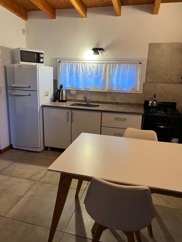 CASA EN ALQUILER SEMIPERMANENTE - BARRIO TRES LAGOS