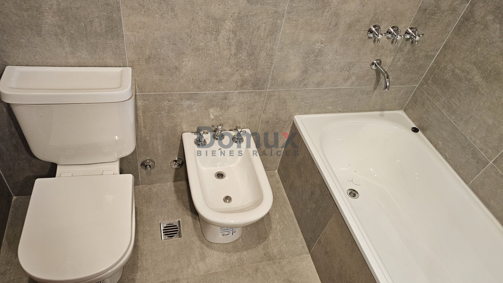 CASA EN VENTA BARRIO Nahuel Malal km 12- 3 DORMITORIOS - A ESTRENAR