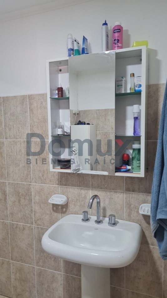 Venta de amplia casa en El Hoyo