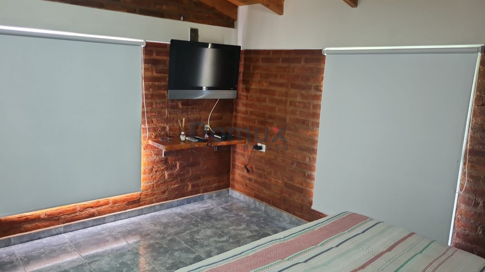 Venta de amplia casa en El Hoyo