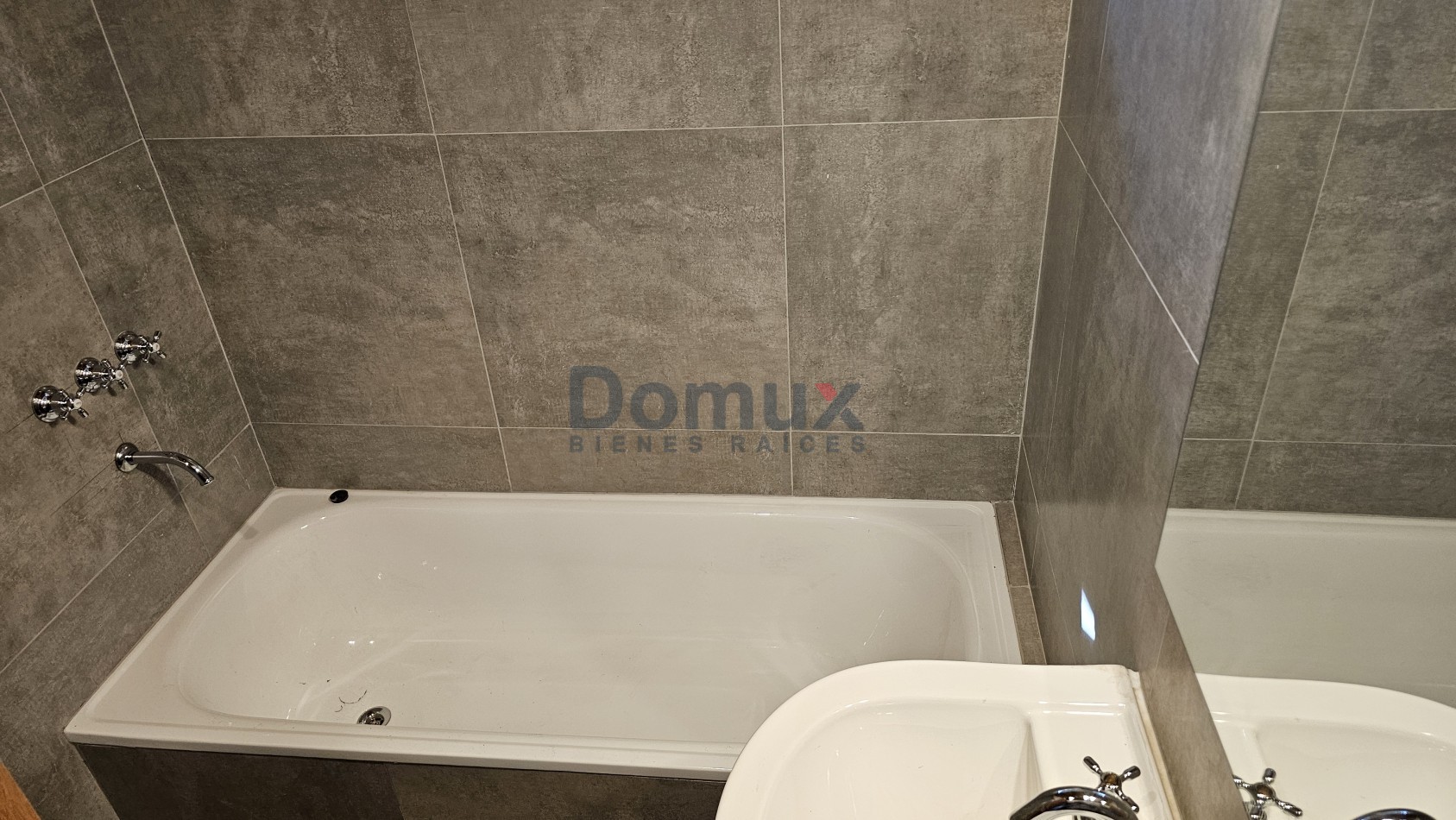 CASA EN VENTA BARRIO Nahuel Malal km 12- 3 DORMITORIOS - A ESTRENAR