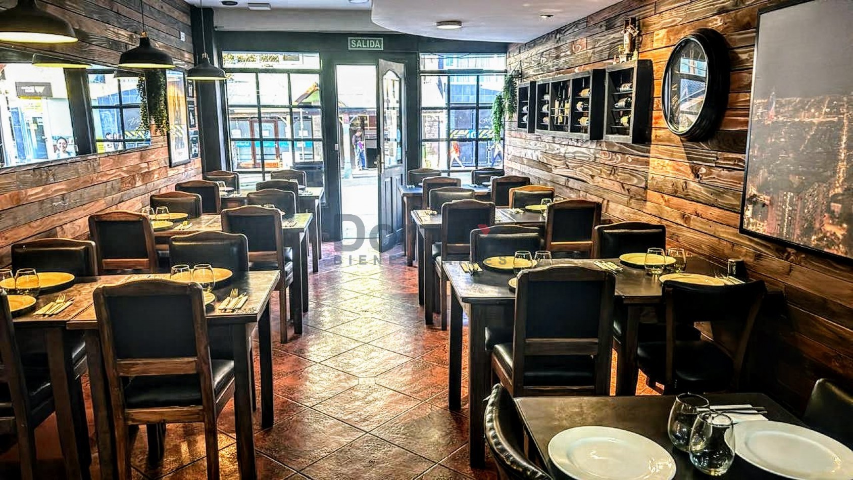 ***RESERVADO*** VENTA DE FONDO DE COMERCIO - LOCAL GASTRONOMICO - SOBRE CALLE MITRE - BARILOCHE -