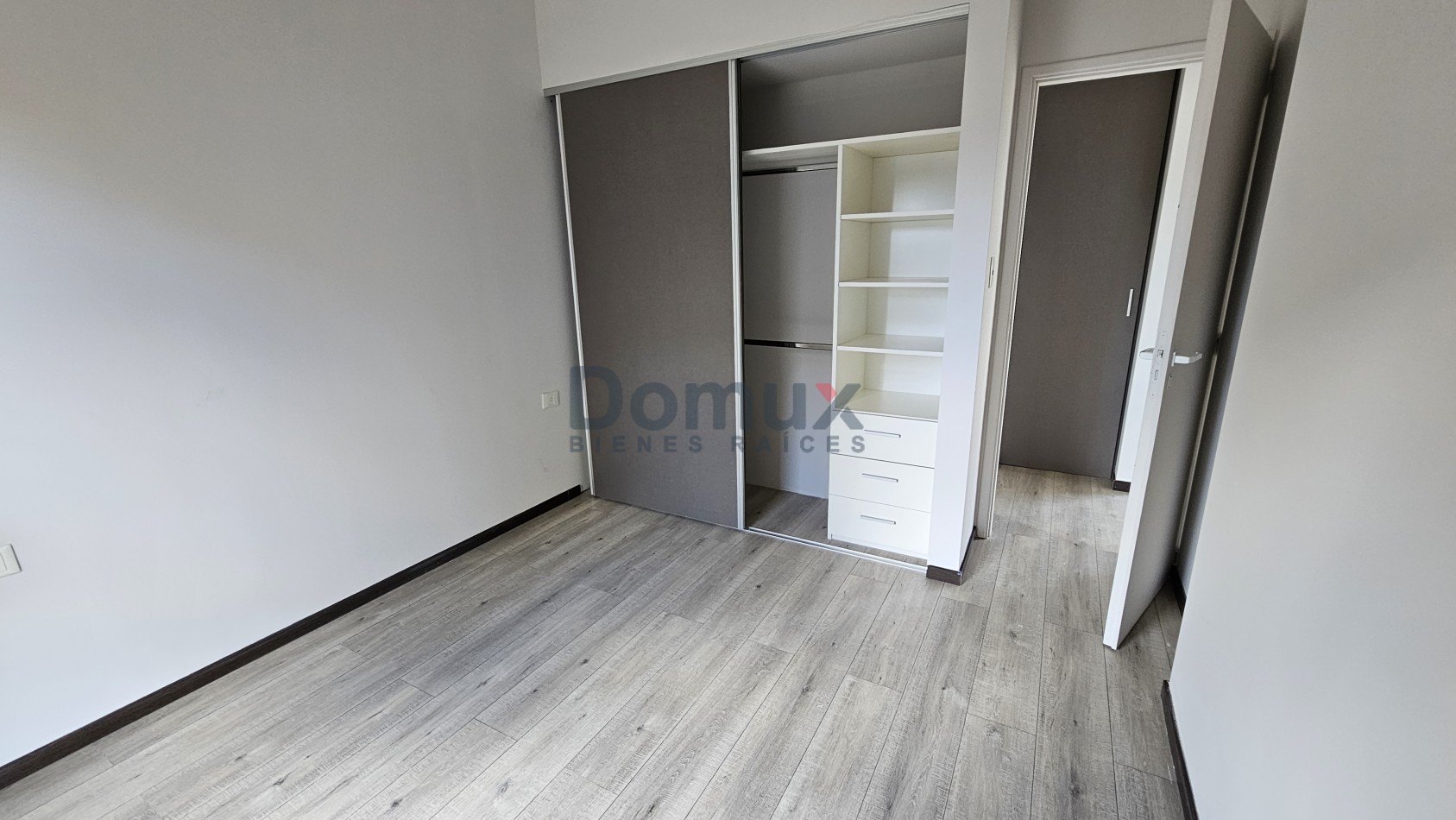 CASAS A ESTRENAR a pocos metros Ruta Nac 40