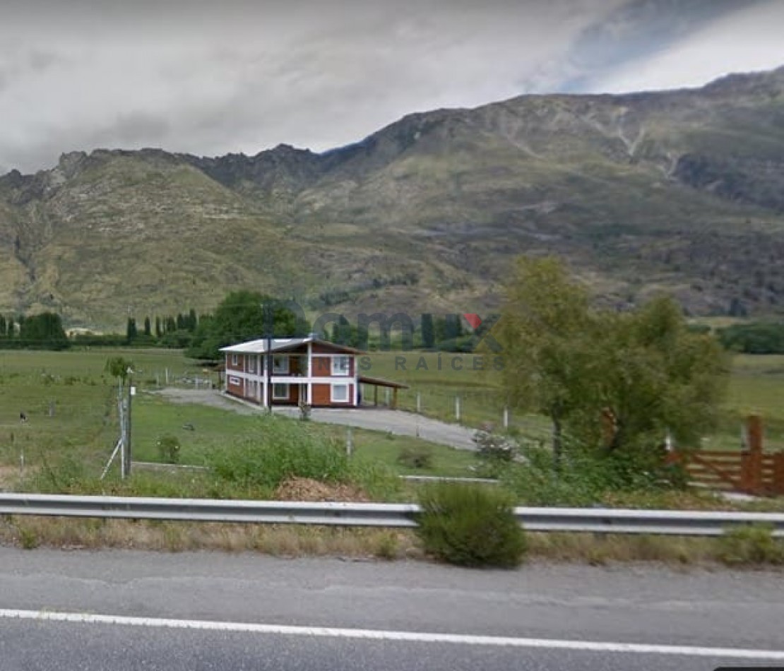 Venta de amplia casa en El Hoyo