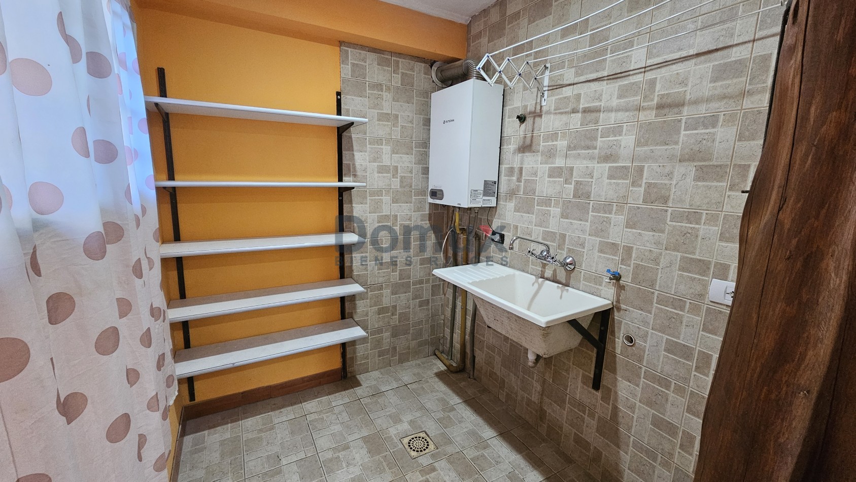 CASA + DEPARTAMENTO + GALPON - Avenida J. HERMANN