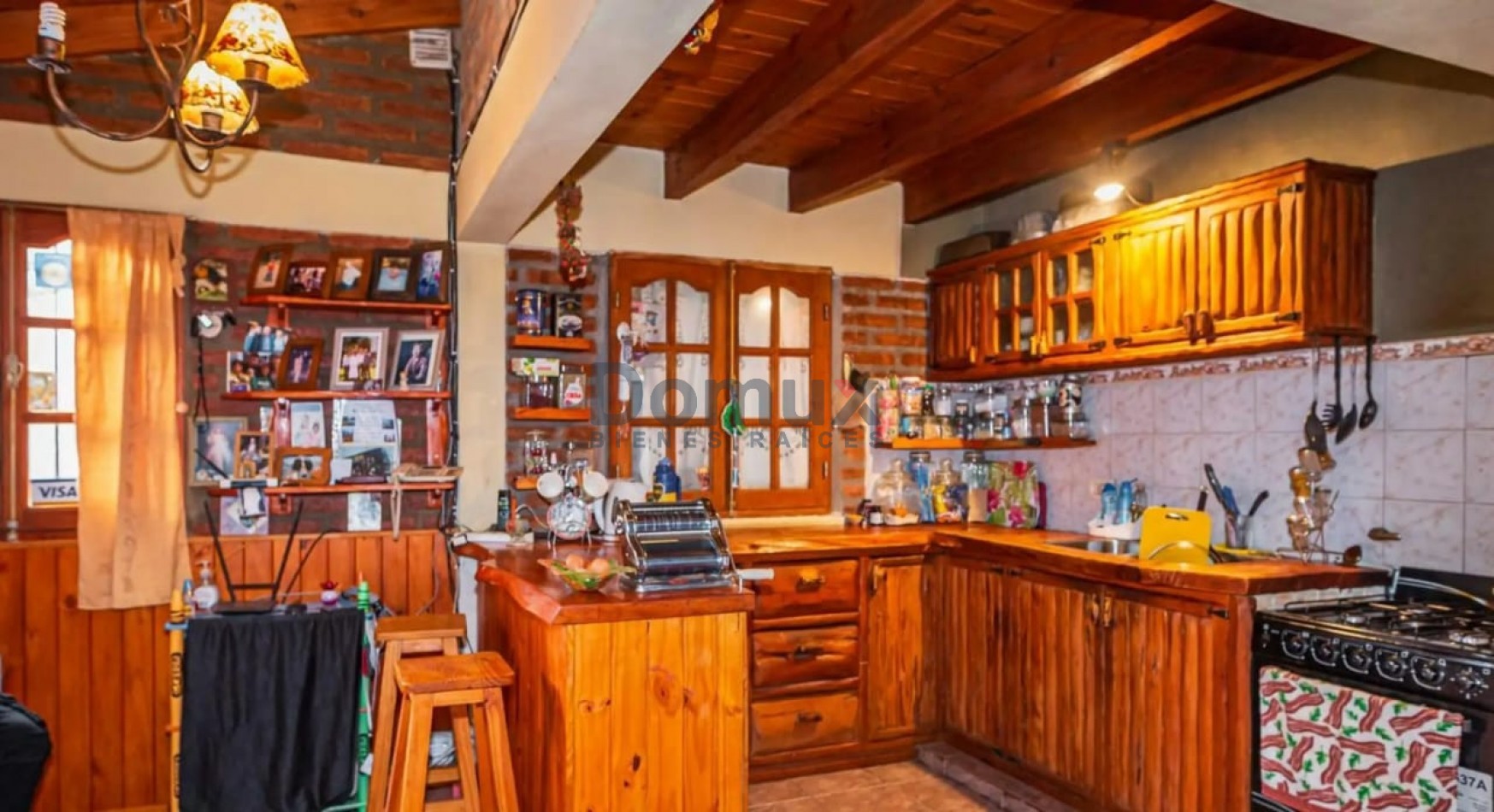 Complejo centrico de cabañas + casa