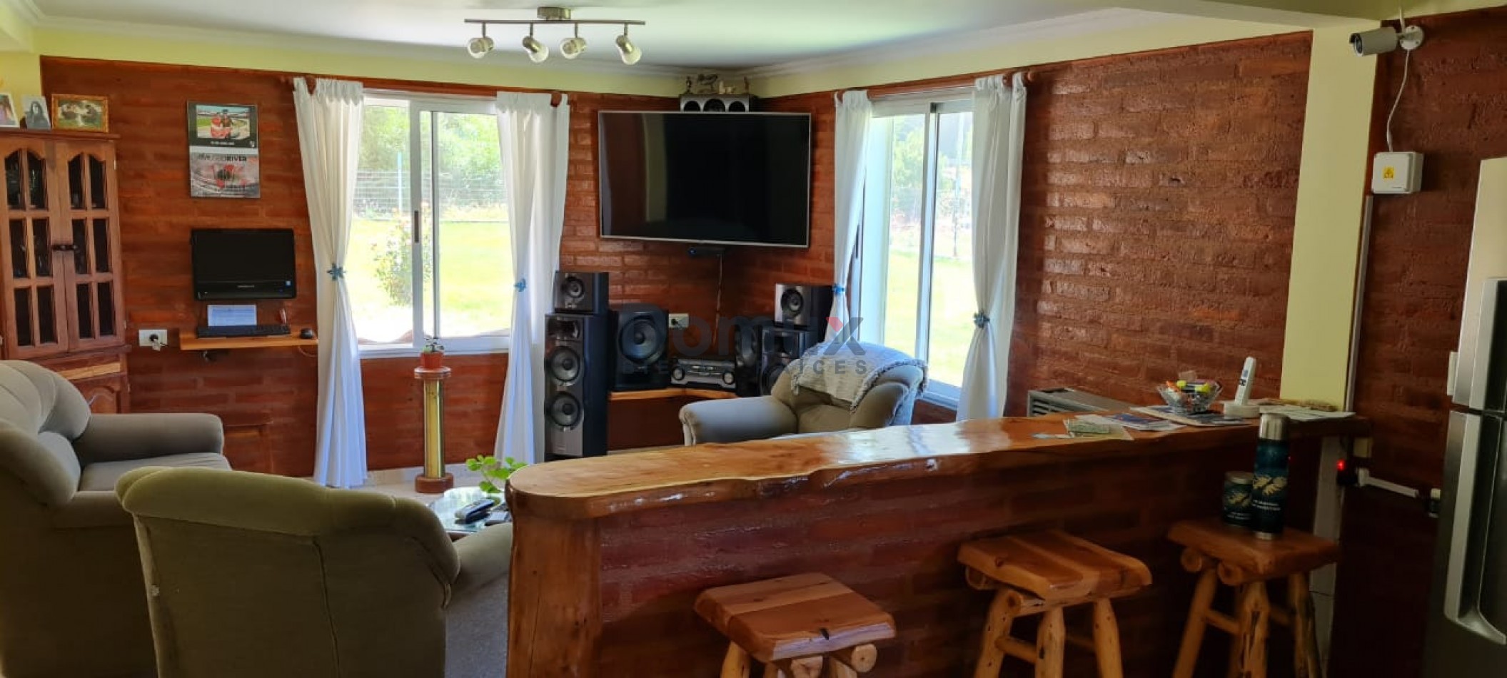 Venta de amplia casa en El Hoyo