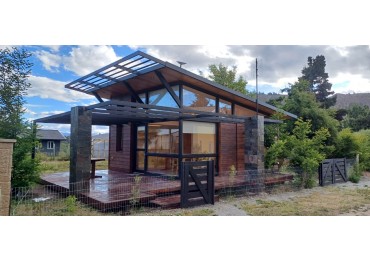 OPORTUNIDAD!! - CASA DE 30M2 EN LOTE DE 590M2 - EXCELENTE ENTORNO