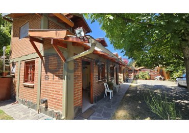 Complejo centrico de cabañas + casa